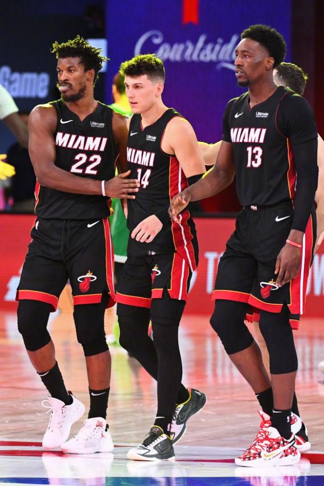 他曾效力於 他曾效力於