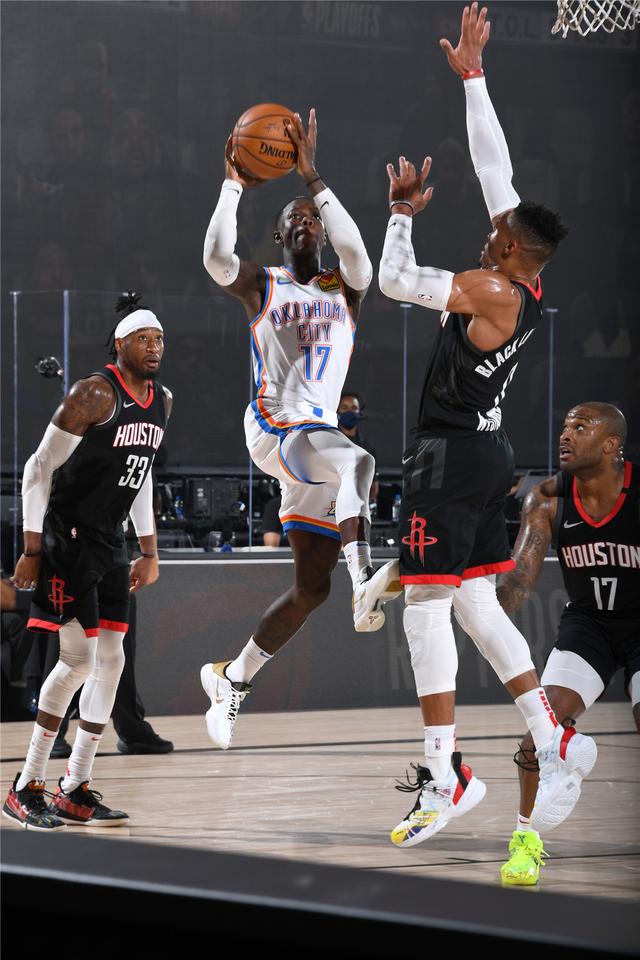 使谢周三在 使谢周三在