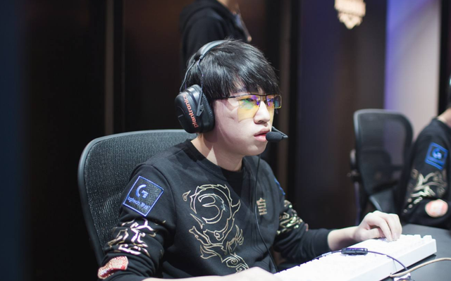 直播吧采访范双杰：想进国青23人名单竞争压力挺大，我得提升体能.