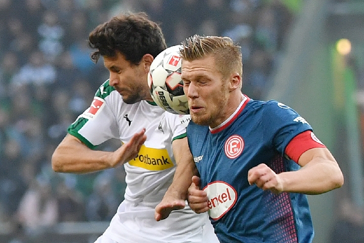 帮助队友创 帮助队友创